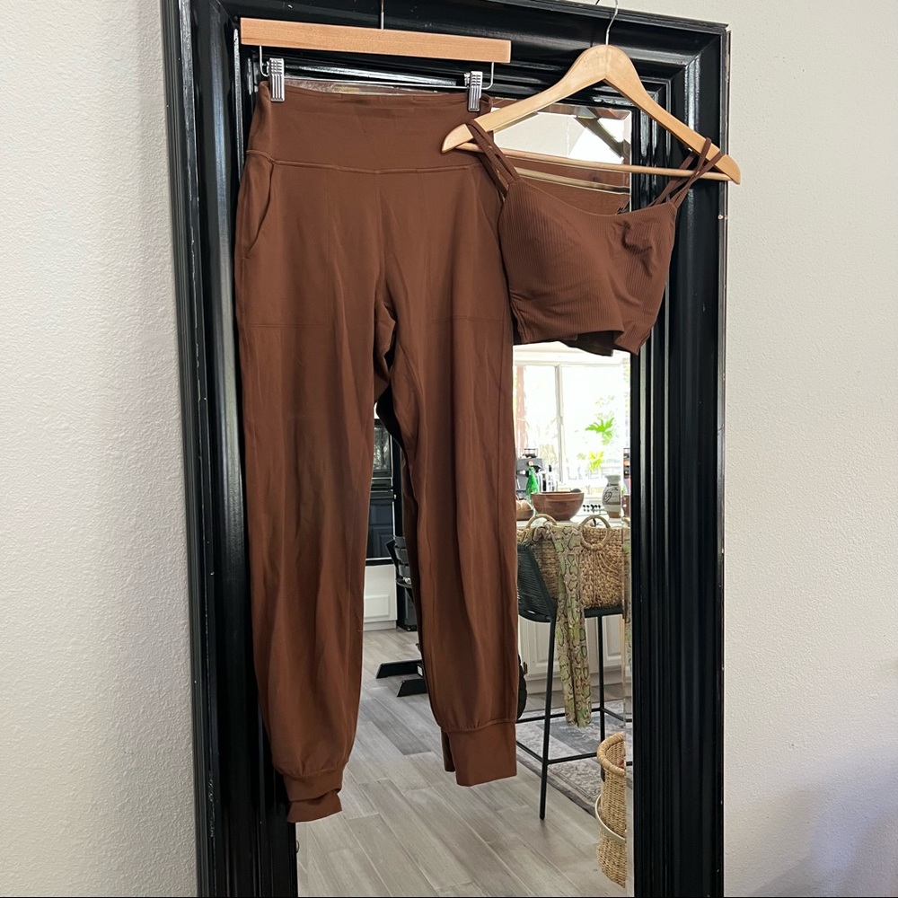 Lululemon workout set